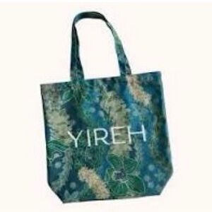 Yireh x Made In Hawaii Tote Bag floral lei spring summer beachy vacation